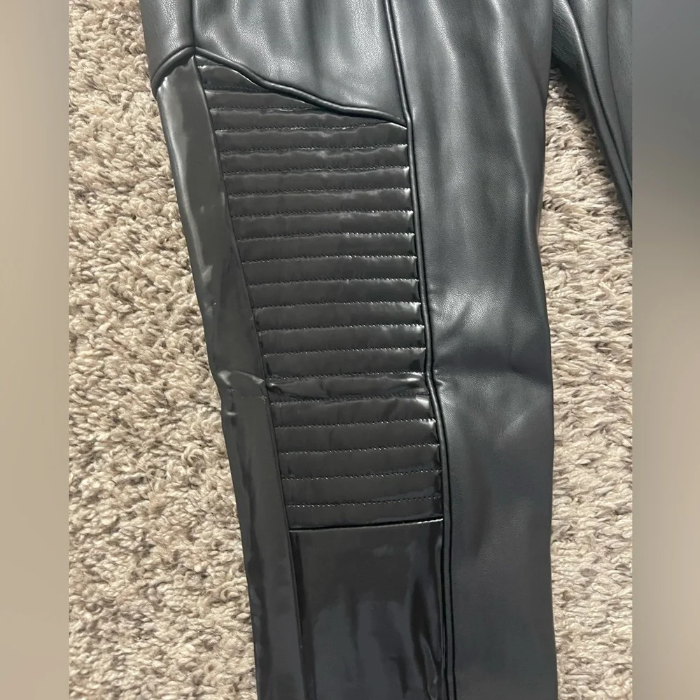 Manier de voir Vegan leather and patent rubbed black leggings - Picture 7 of 15